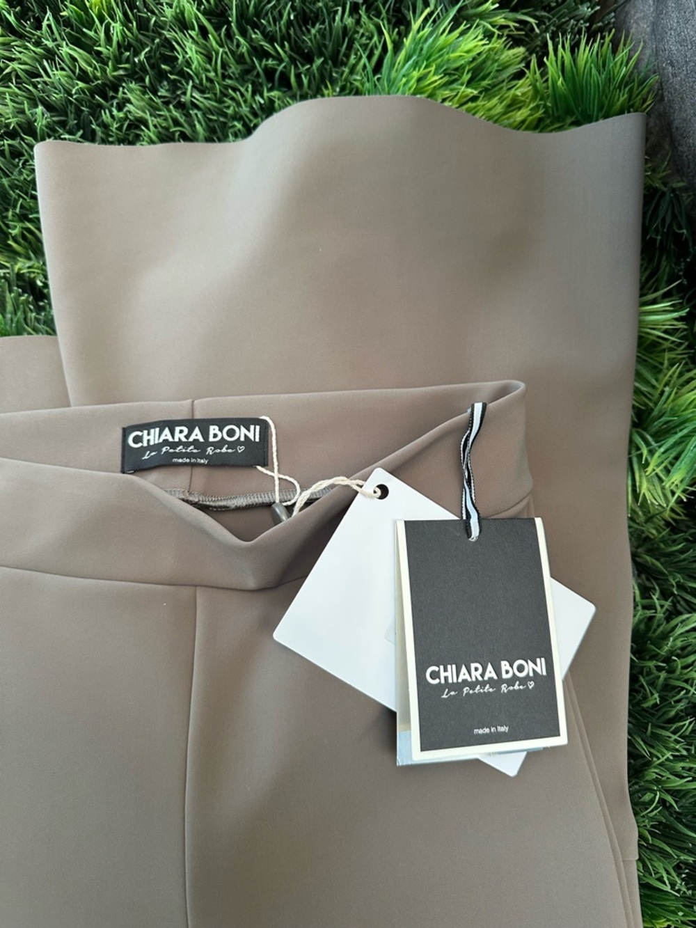 BNWT Chiara Boni La Petite Robe taupe Khaki Flare High-Waist Stretch Pants 40/4 - Picture 4 of 6